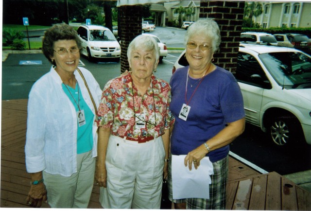 Rita Carr, Elaine and Laura Lee.jpg